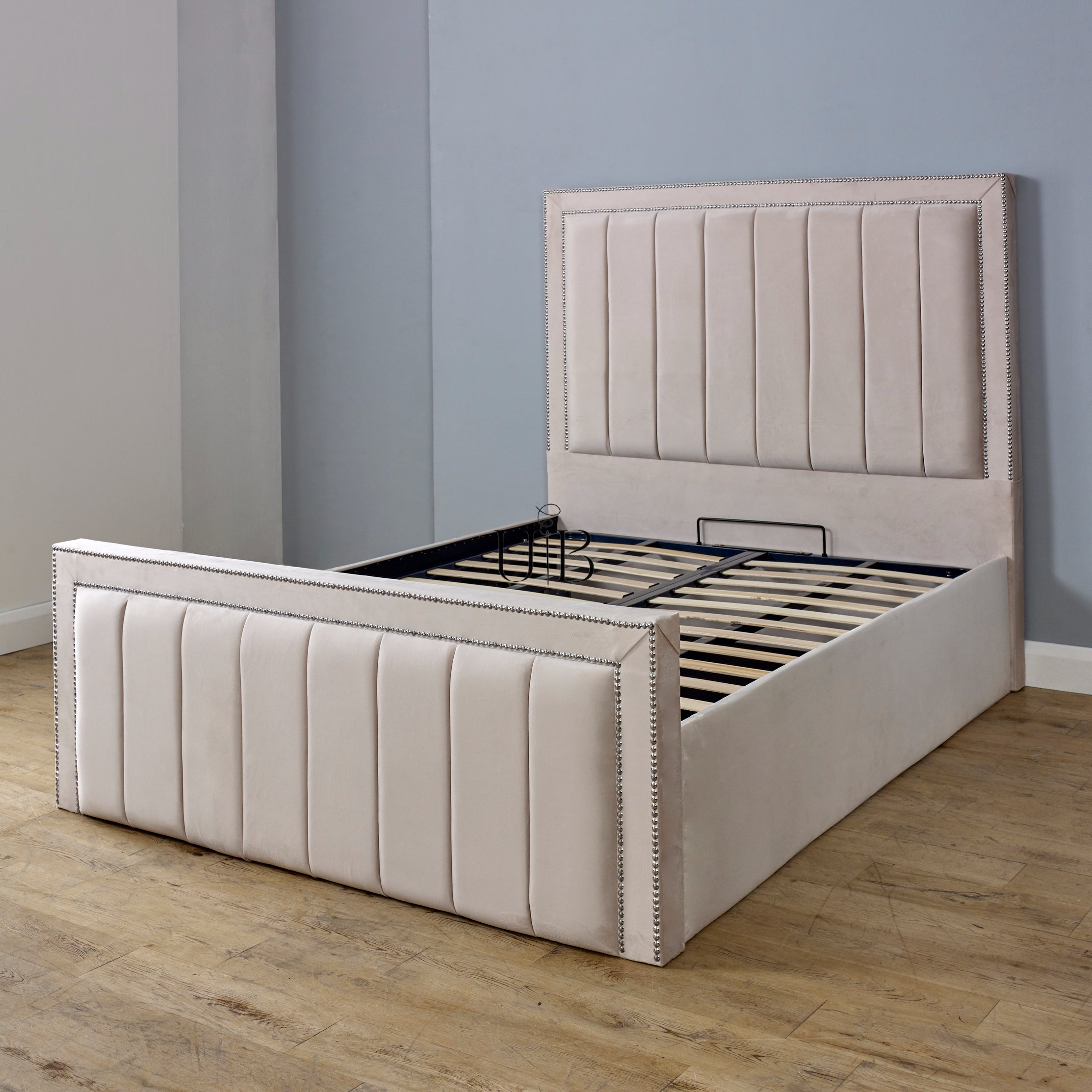 Modern Vertica Ottoman Bed